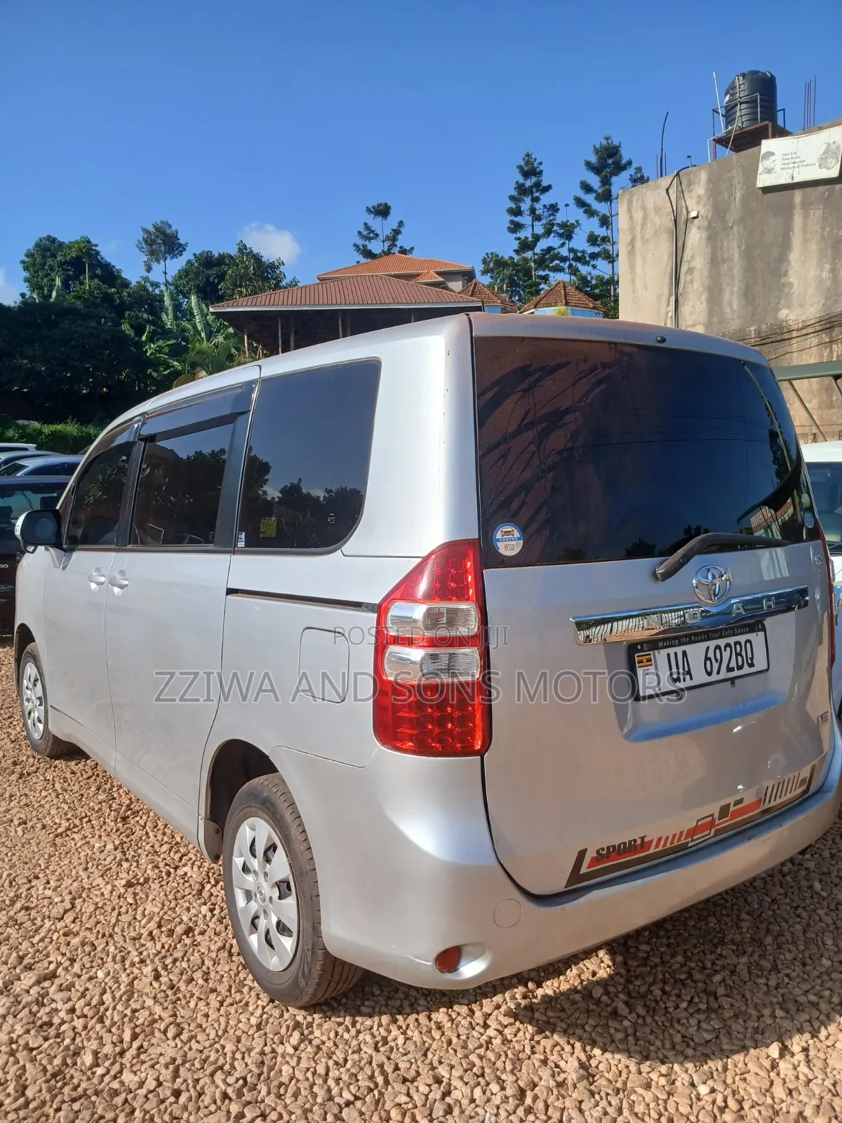 Toyota Noah 2.0 FWD (8 Seater) 2018 Silver