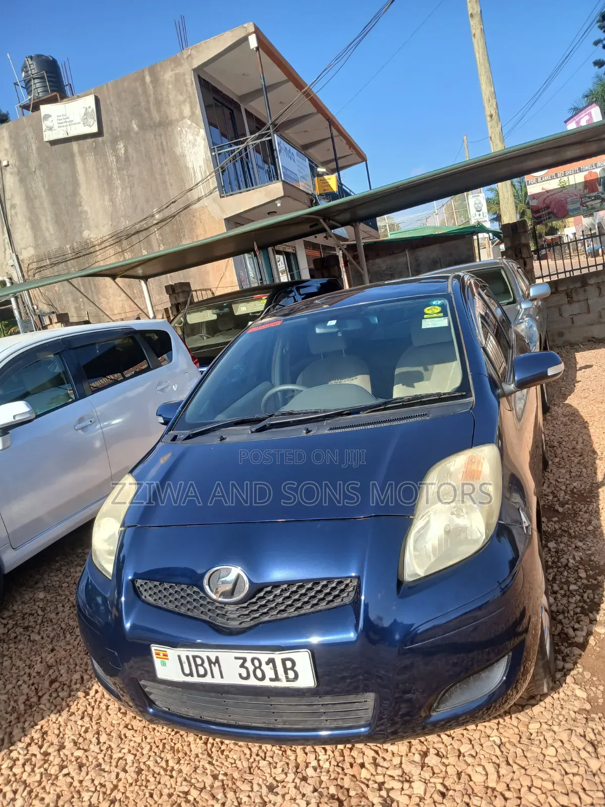 Toyota Vitz 1.5 FWD 5dr 2018 Blue