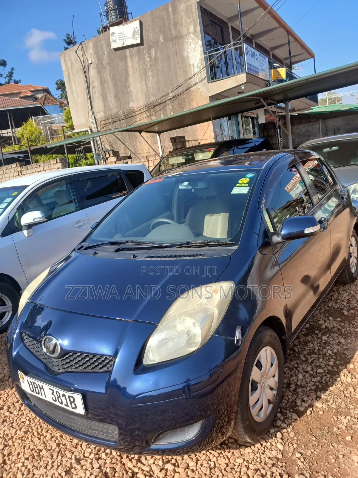 Toyota Vitz 1.5 FWD 5dr 2018 Blue
