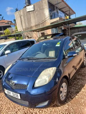 Toyota Vitz 1.5 FWD 5dr 2018 Blue