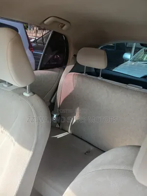 Toyota Vitz 1.5 FWD 5dr 2018 Blue