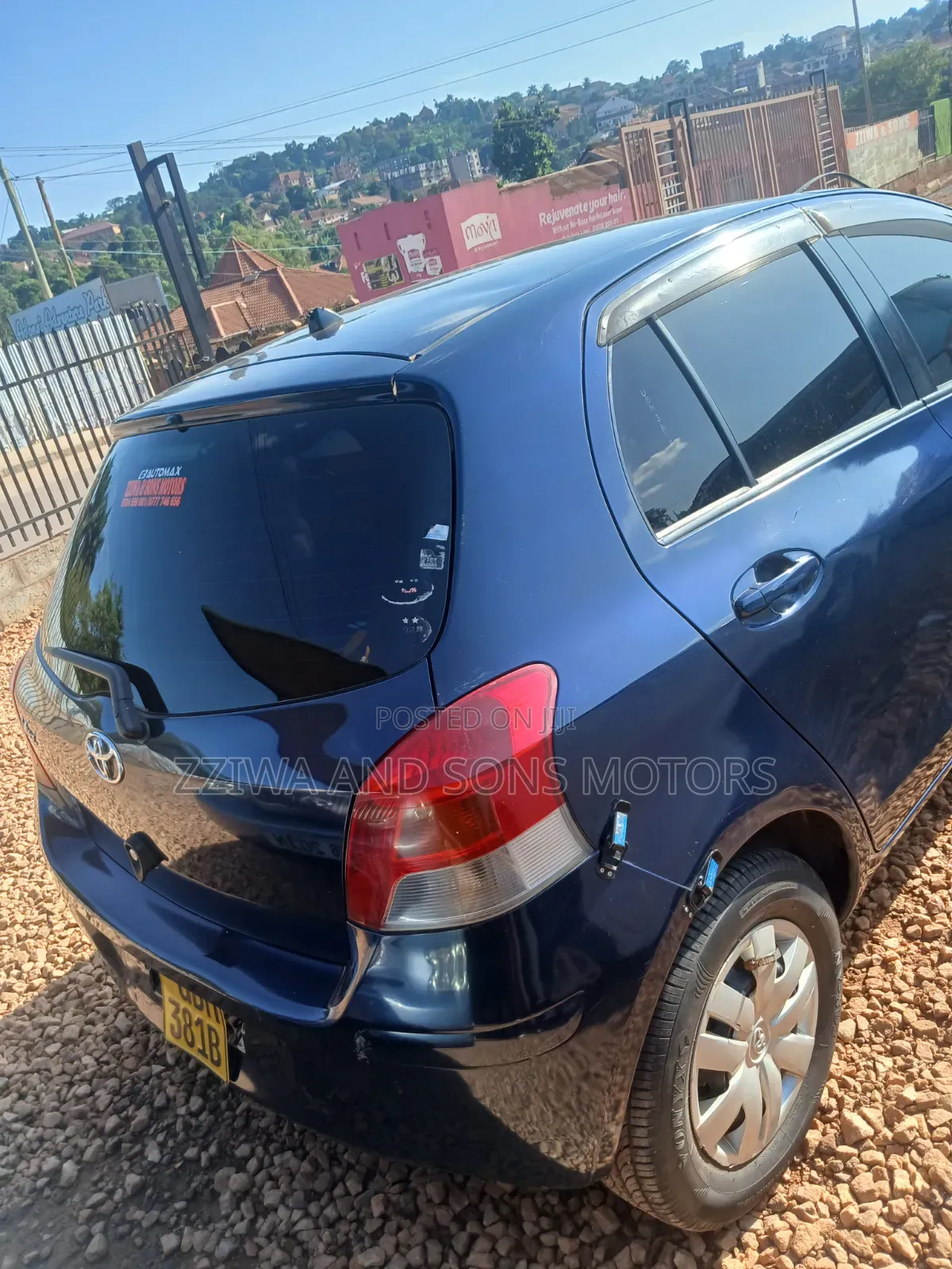 Toyota Vitz 1.5 FWD 5dr 2018 Blue