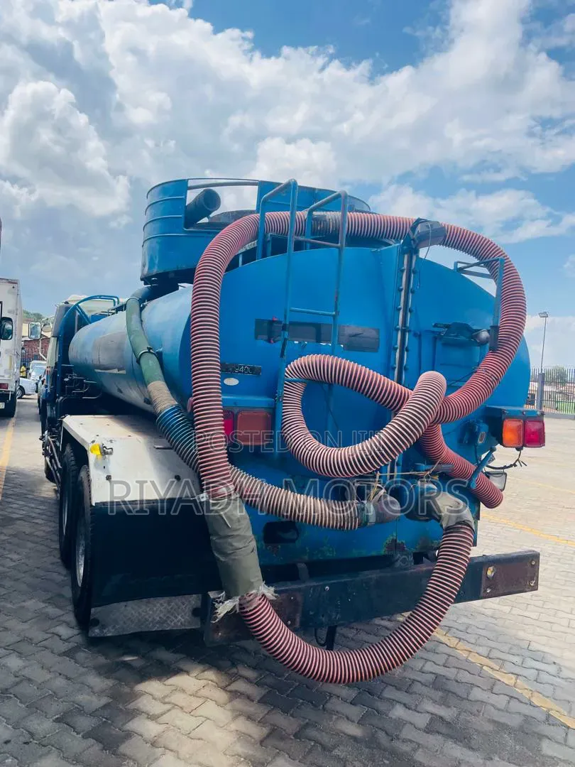 Isuzu Sewage Tank