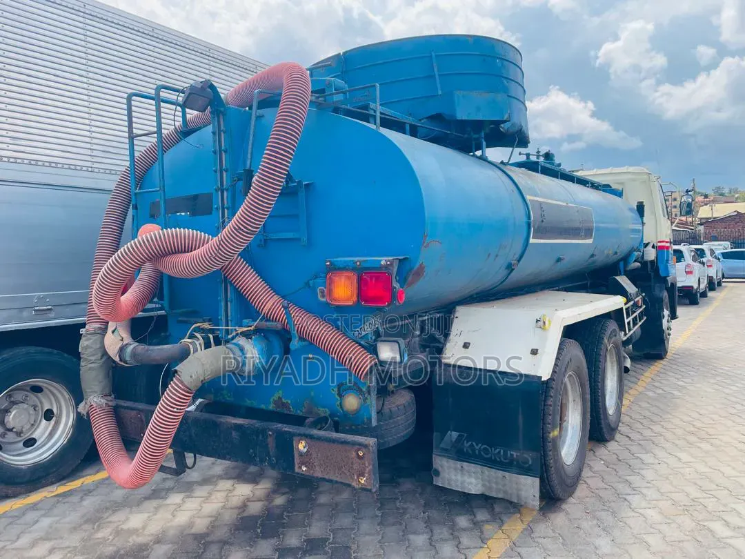 Isuzu Sewage Tank