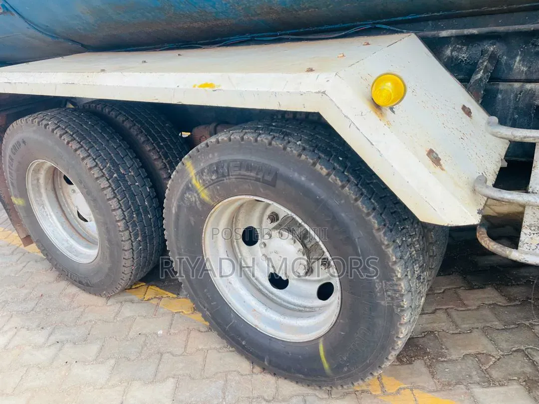 Isuzu Sewage Tank