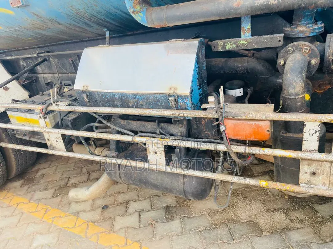 Isuzu Sewage Tank