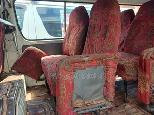 Toyota HiAce 1996 Blue