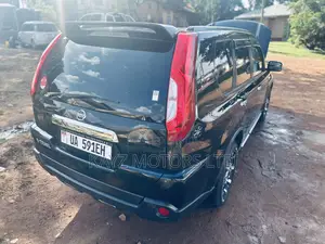 Nissan X-Trail 2.0 Petrol XE 2012 Black