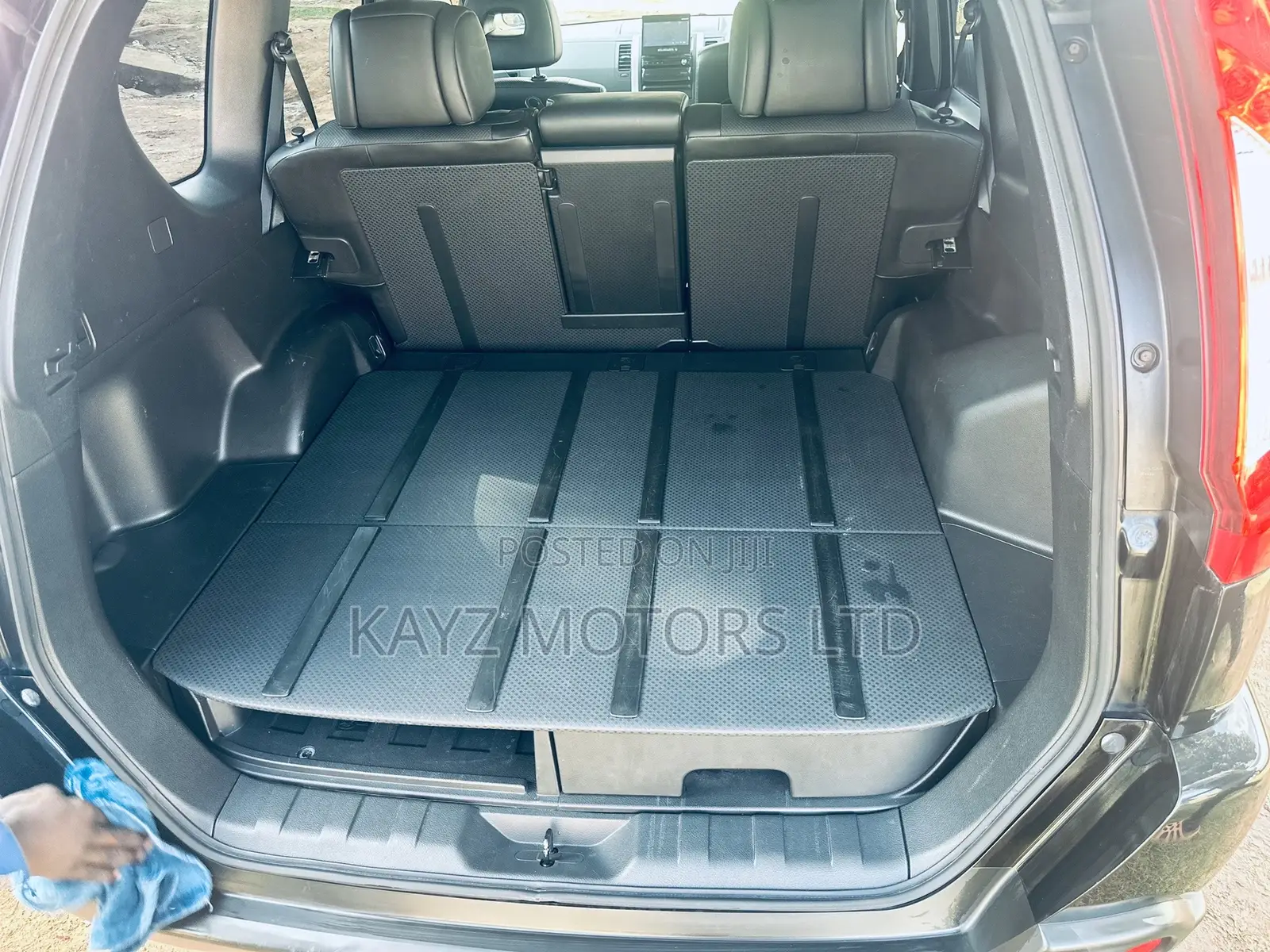 Nissan X-Trail 2.0 Petrol XE 2012 Black