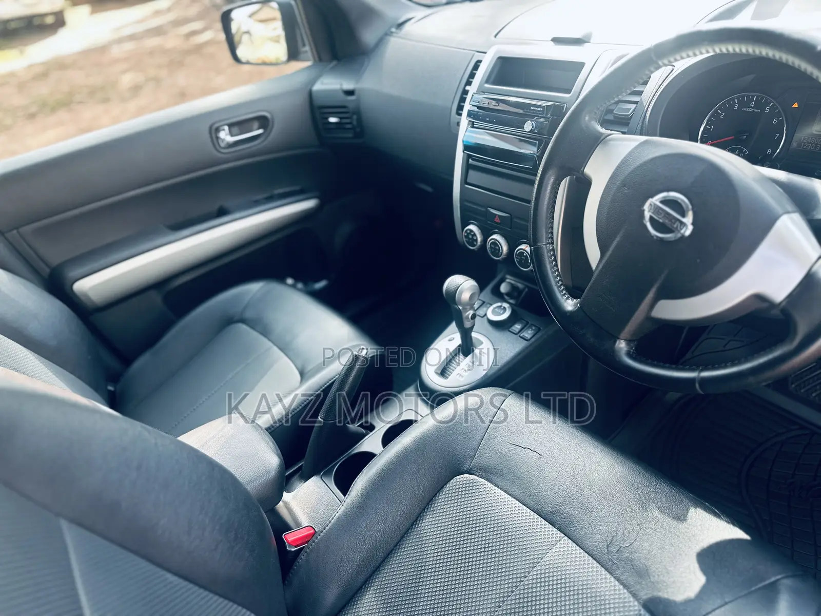 Nissan X-Trail 2.0 Petrol XE 2012 Black