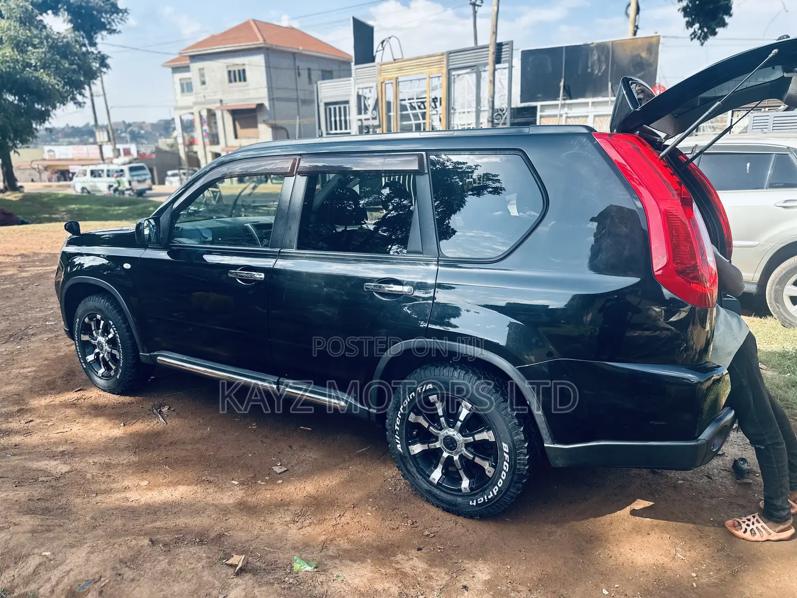 Nissan X-Trail 2.0 Petrol XE 2012 Black