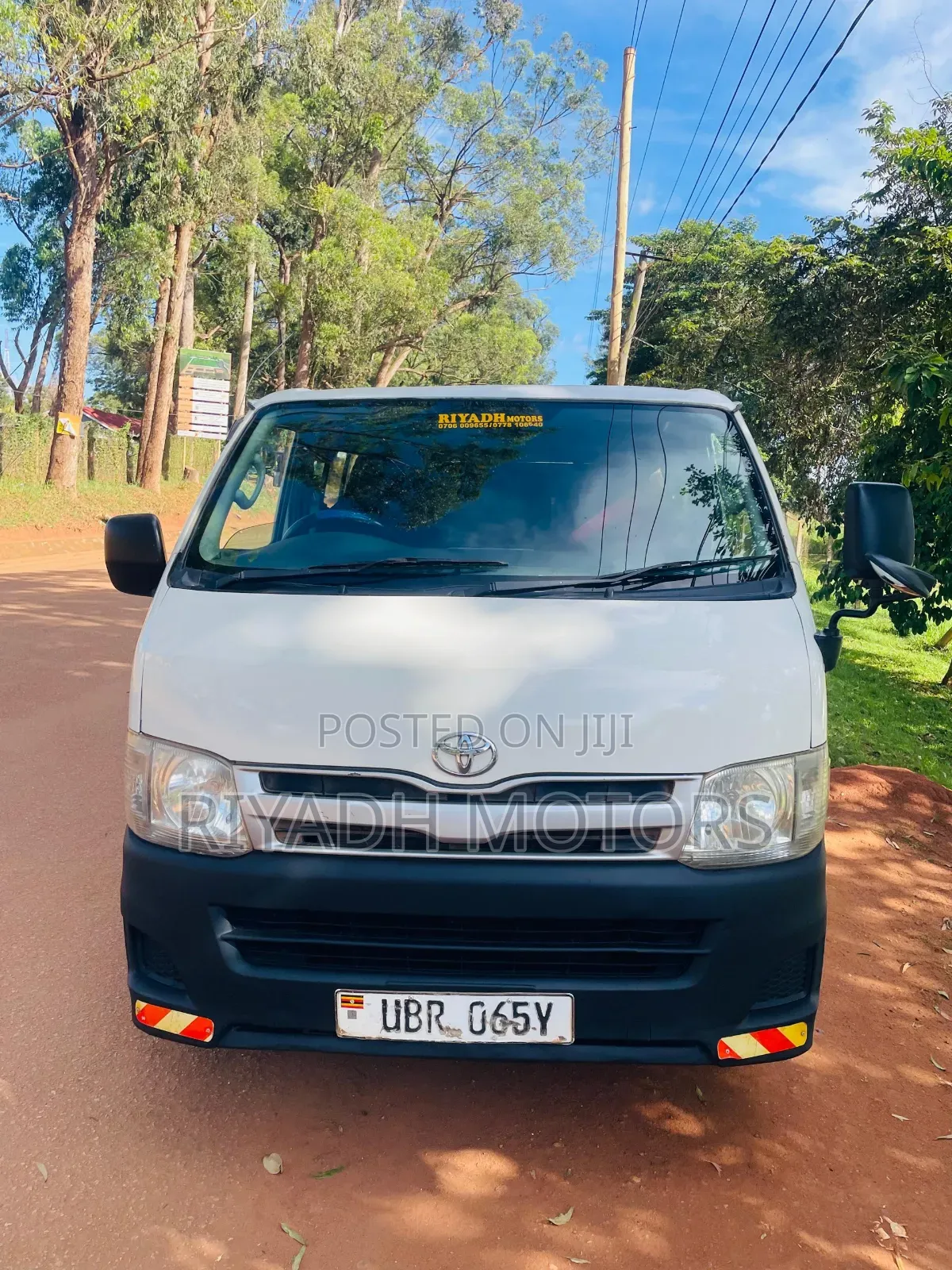 Toyota HiAce 2012 White