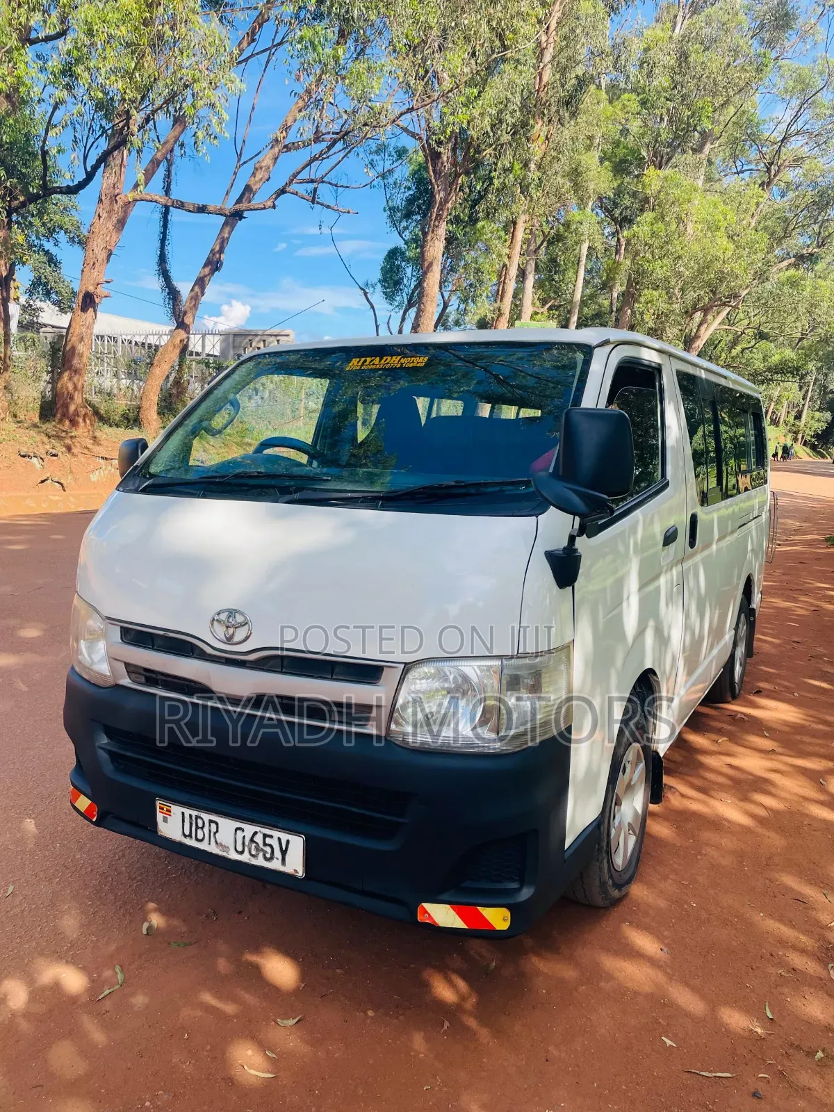 Toyota HiAce 2012 White