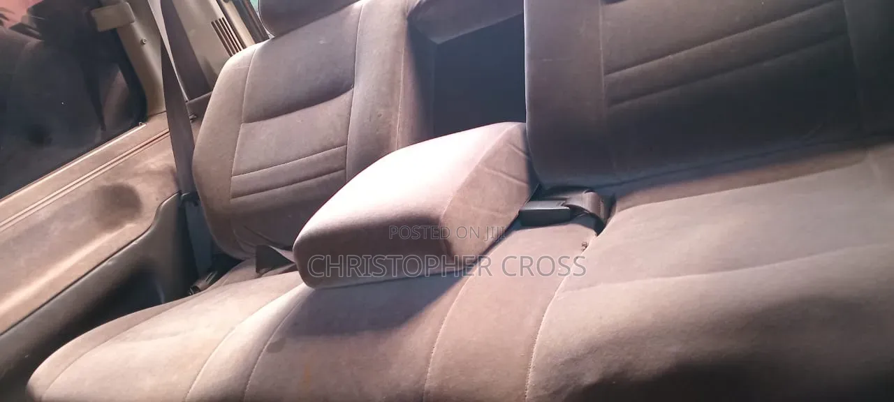 Toyota HiAce 1999 Grey
