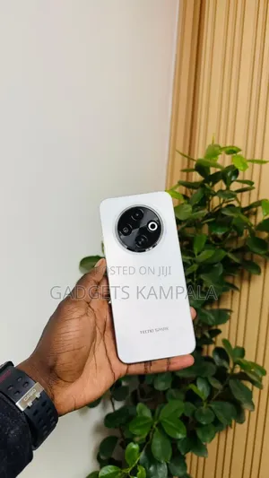 New Tecno Spark 30C 128 GB White