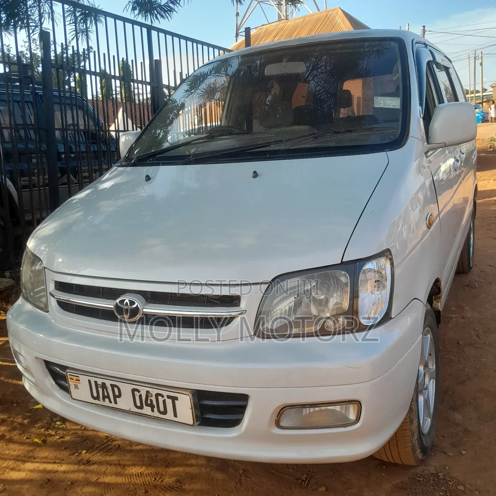 Toyota Noah 2006 White