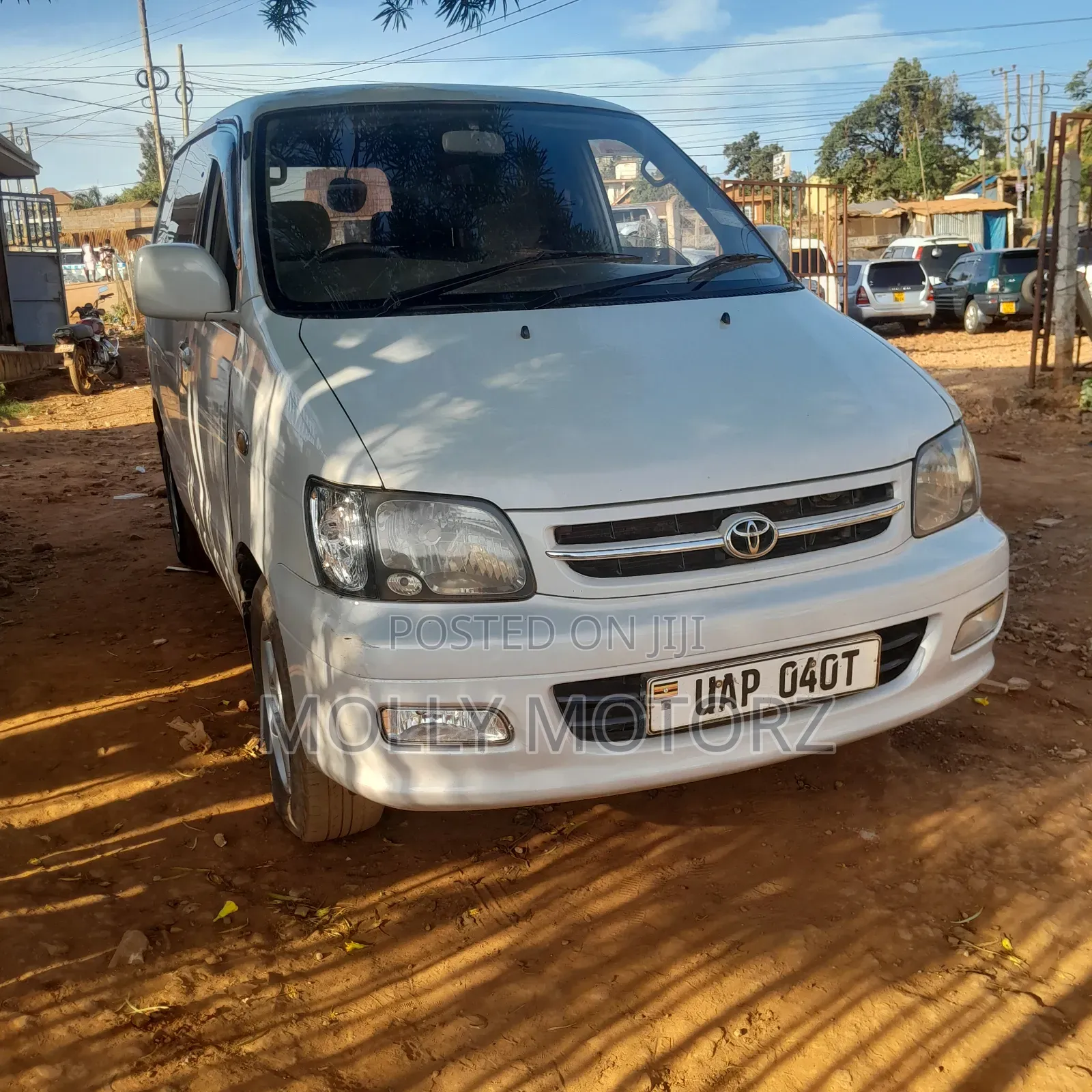 Toyota Noah 2006 White