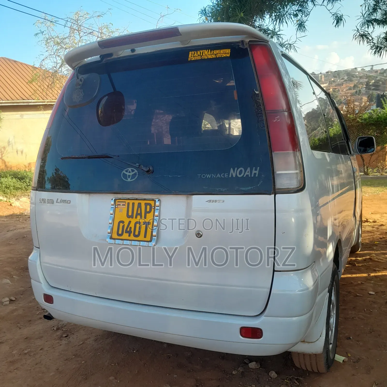 Toyota Noah 2006 White