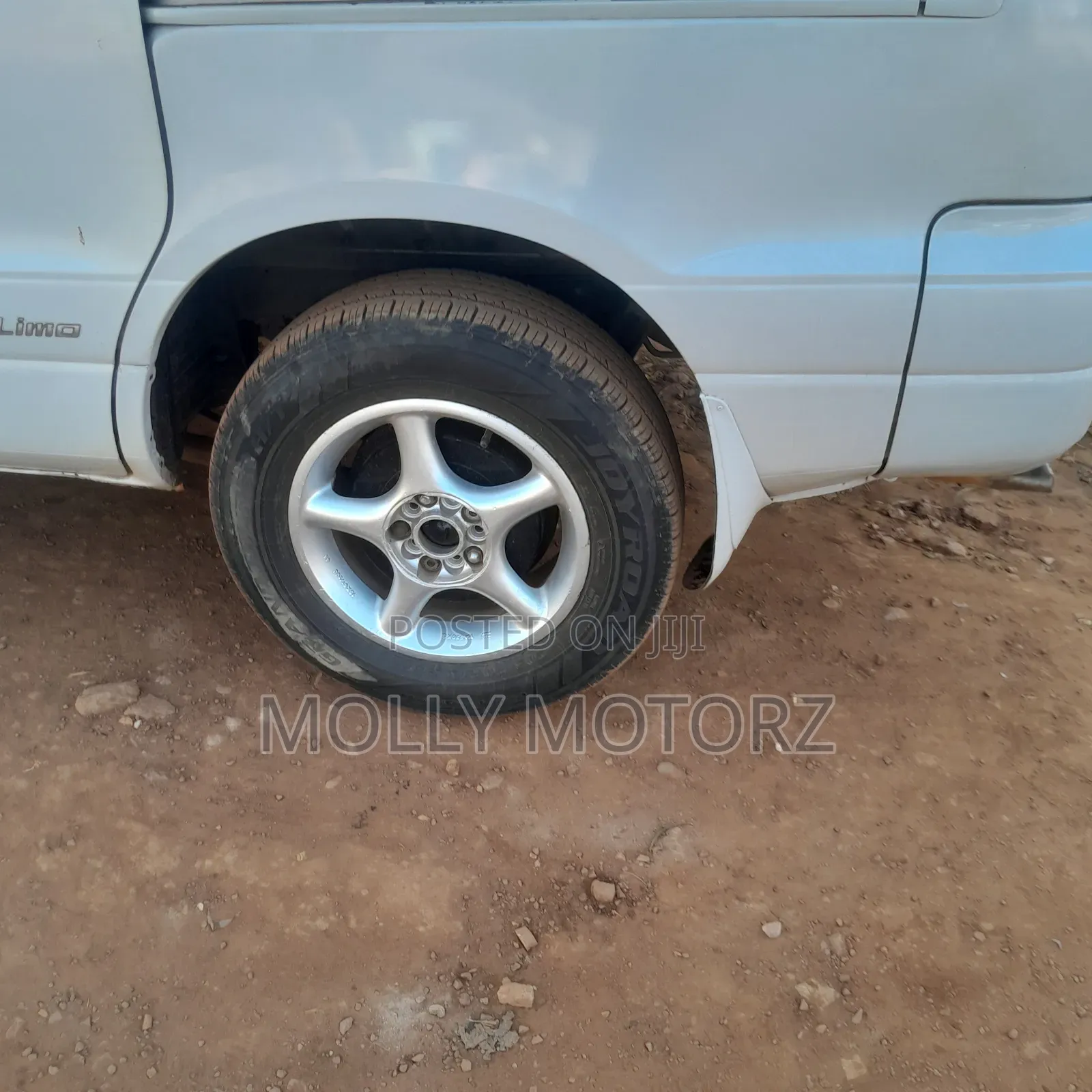 Toyota Noah 2006 White