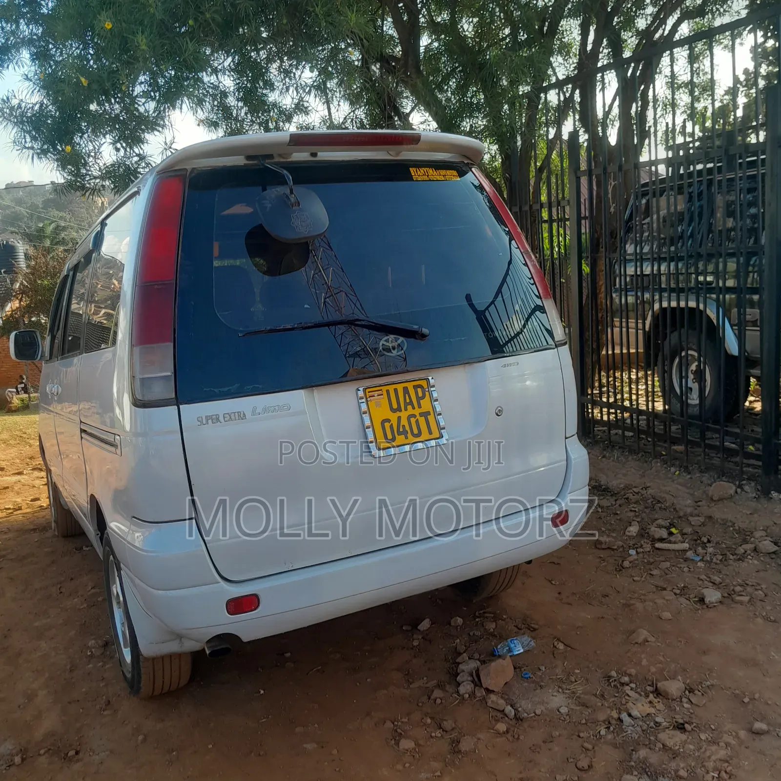 Toyota Noah 2006 White