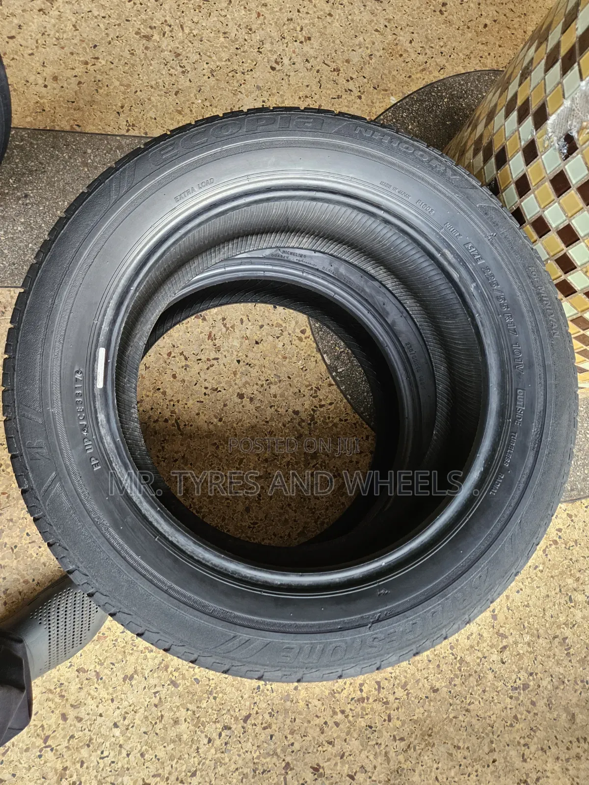 225 55 R17 Bridgestone Japan Used but Still Gd Tires.