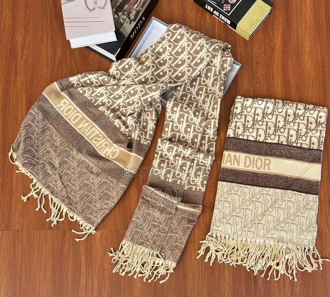 Dior Oblique Double-Sided Scarf in a Beige Cashmere and Wool Blend