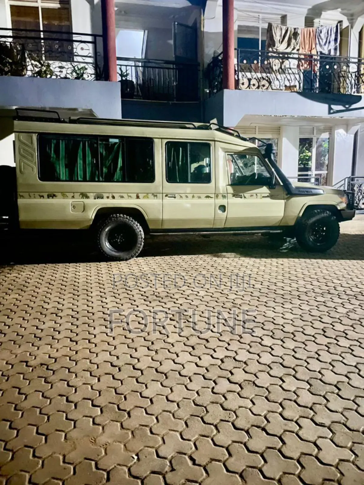 Safari Landcruiser Hire Per Day