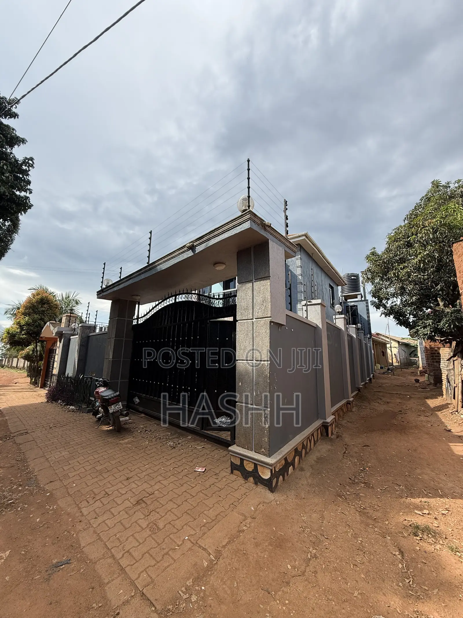 3bdrm House in Busabala, Central Division for rent