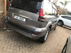 Toyota Land Cruiser Prado 2007 Gray