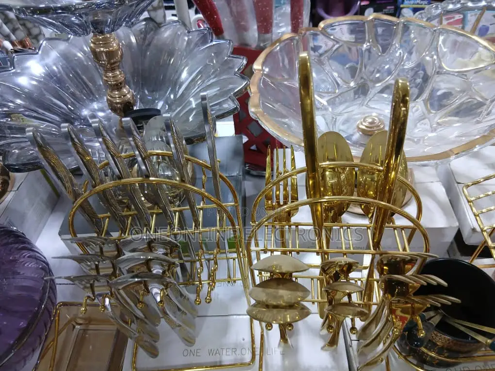 Stainless Steel Cutlery Sets With Gold-Colored Finish