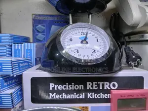 Precision Retro Mechanical Kitchen Scale