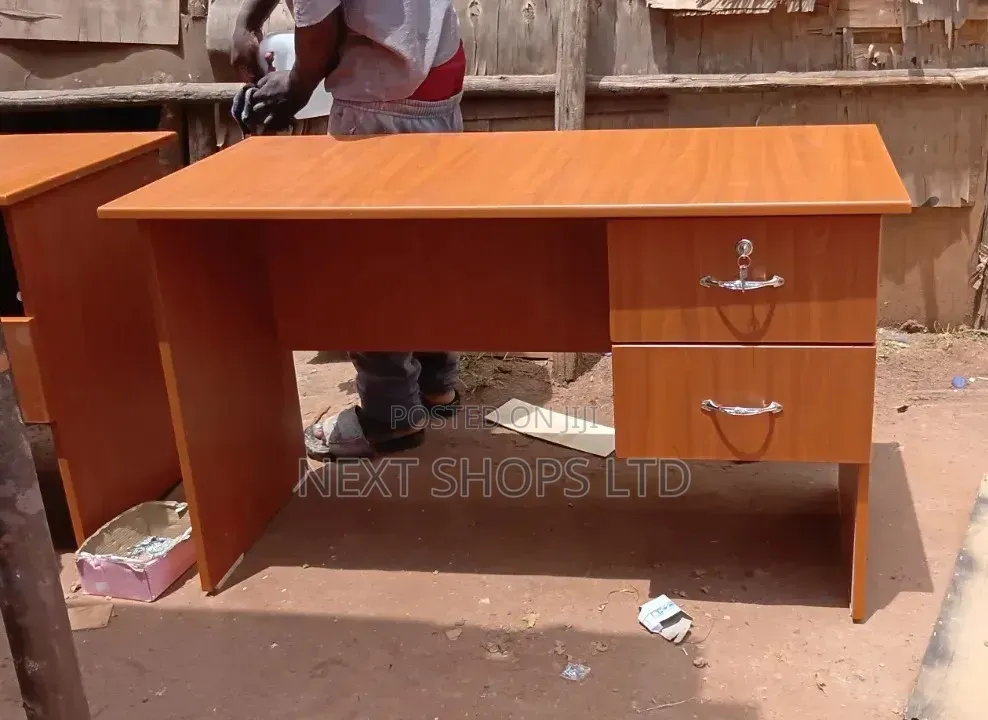 Office Table/Office Table/Officetable/Officetable/Offices Tables/T105a