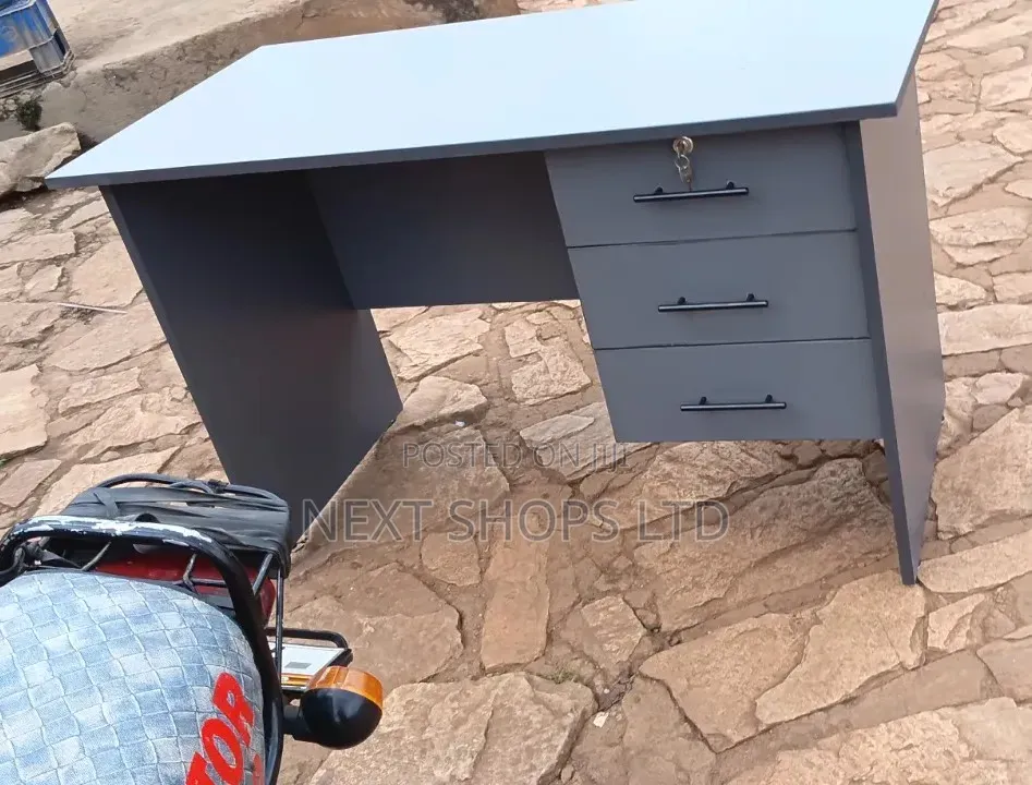 Office Table/Office Table/Officetable/Officetable/Offices Tables/T124
