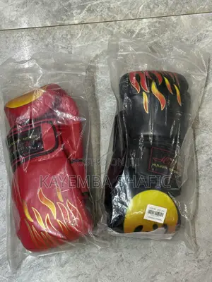 Red Huijun Sports Boxing Gloves for Training Sparring