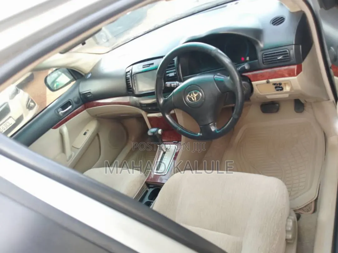 Toyota Premio 2005 Silver