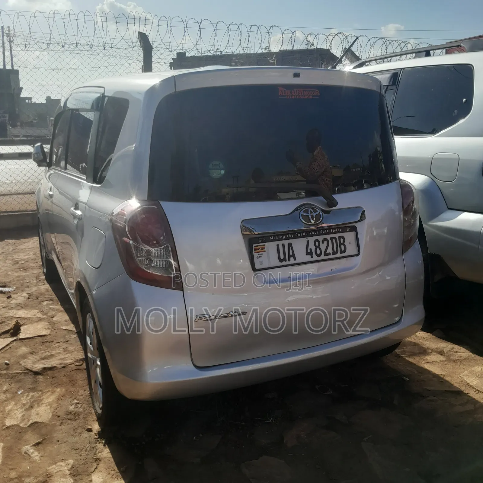 Toyota Ractis 2006 Silver