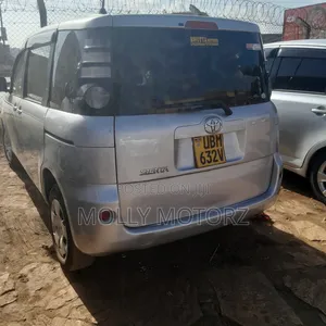 Toyota Ractis 2009 Silver