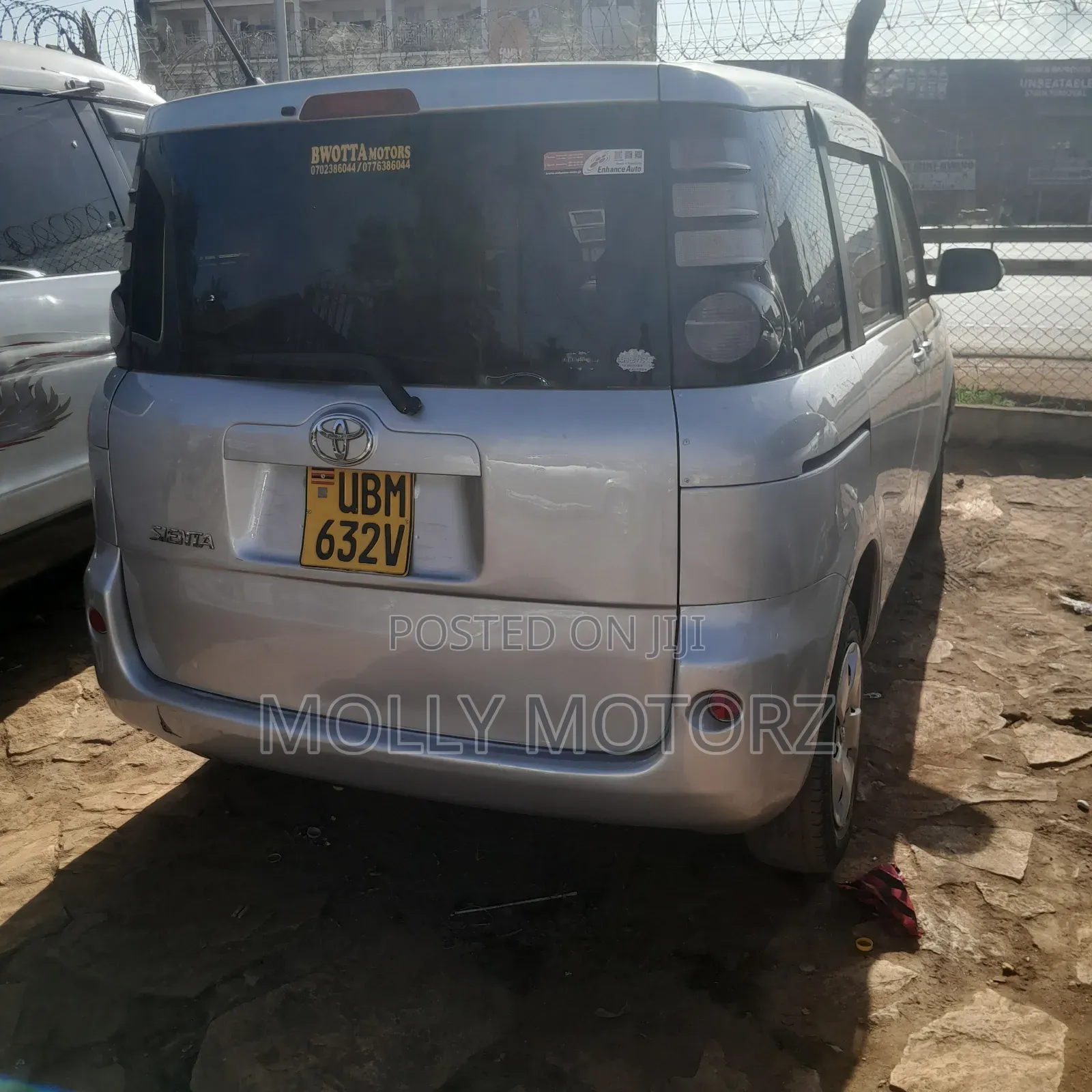 Toyota Ractis 2009 Silver