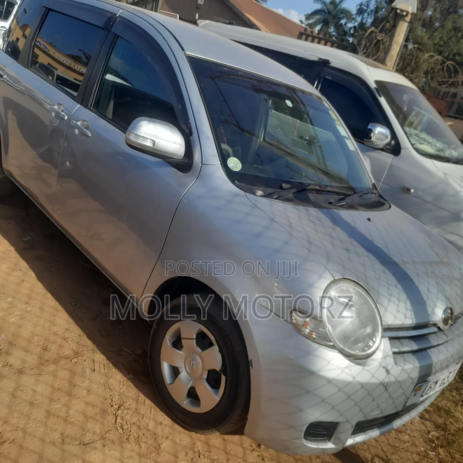 Toyota Ractis 2009 Silver