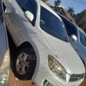 Toyota Vanguard 2002 White