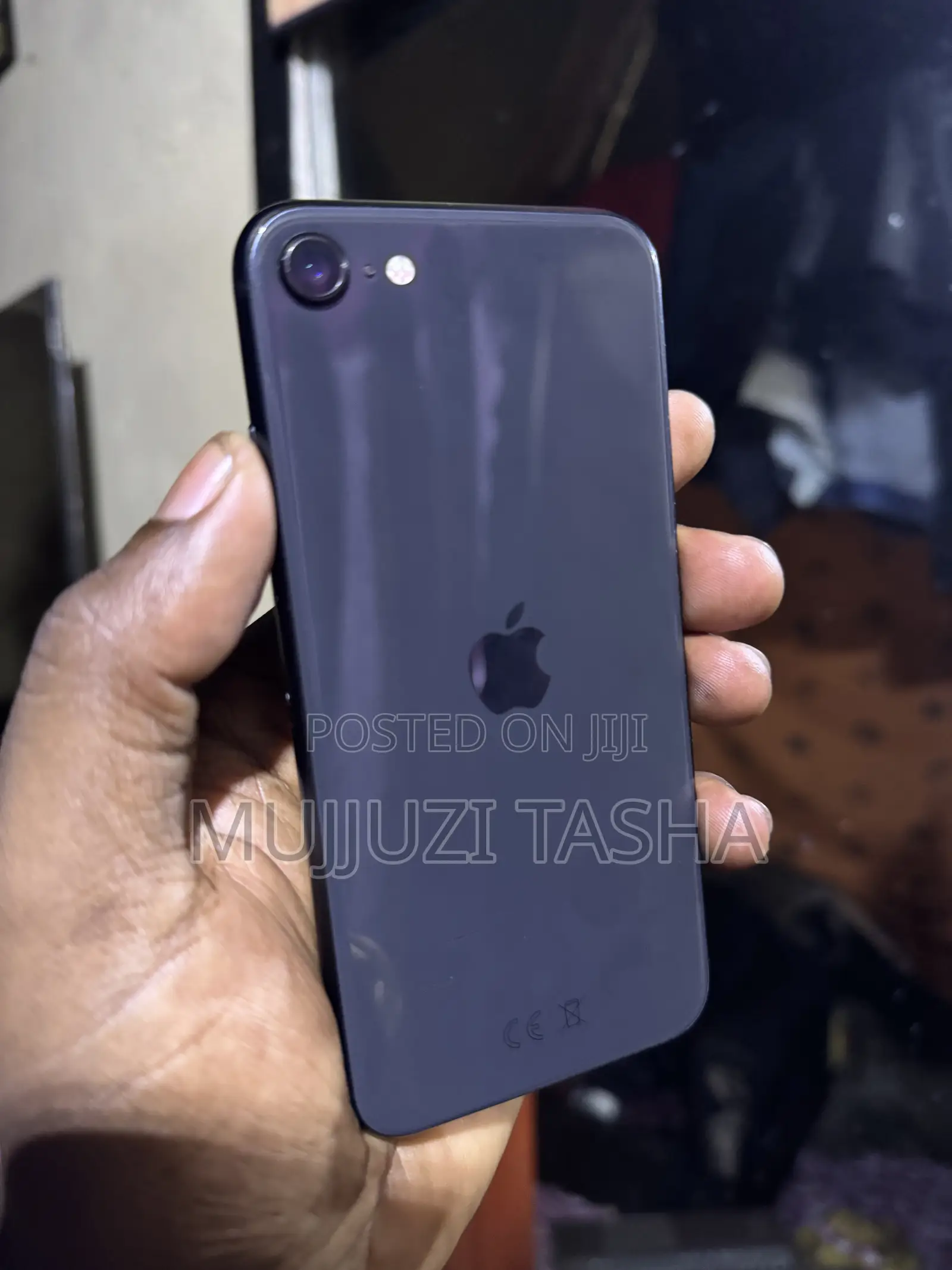 Apple iPhone SE (2020) 64 GB Black