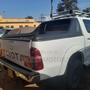 Toyota Hilux 2.5 Cab 2005 White
