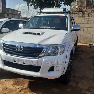 Toyota Hilux 2.5 Cab 2005 White