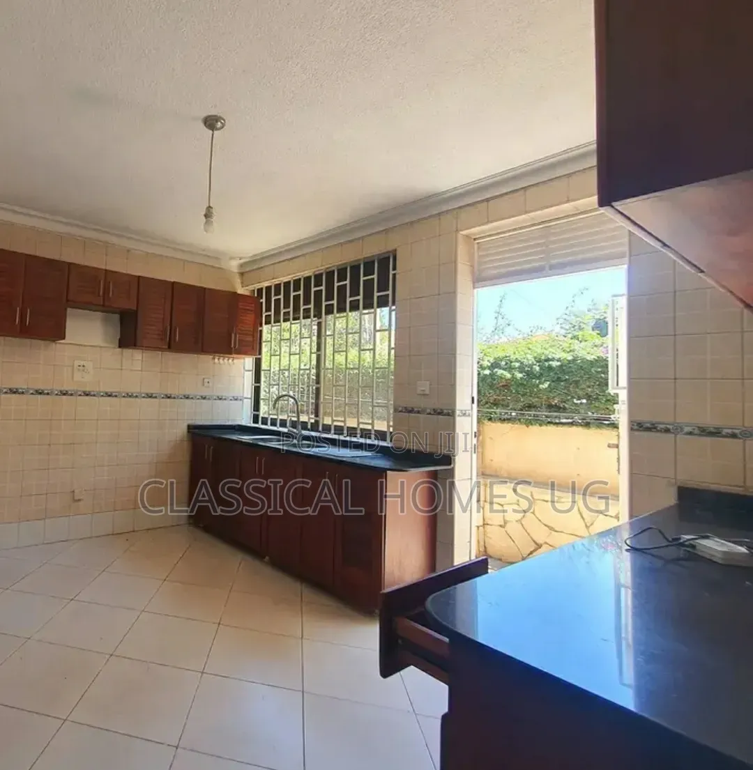 5bdrm Duplex in Kira, Central Division for rent