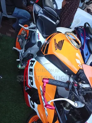 Honda CBR 2018 Orange