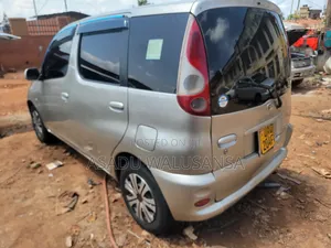 Toyota Fun Cargo 2008 Silver