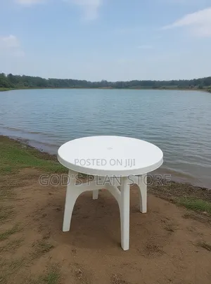 Creative White Plastic Table Plastic Table (Round)