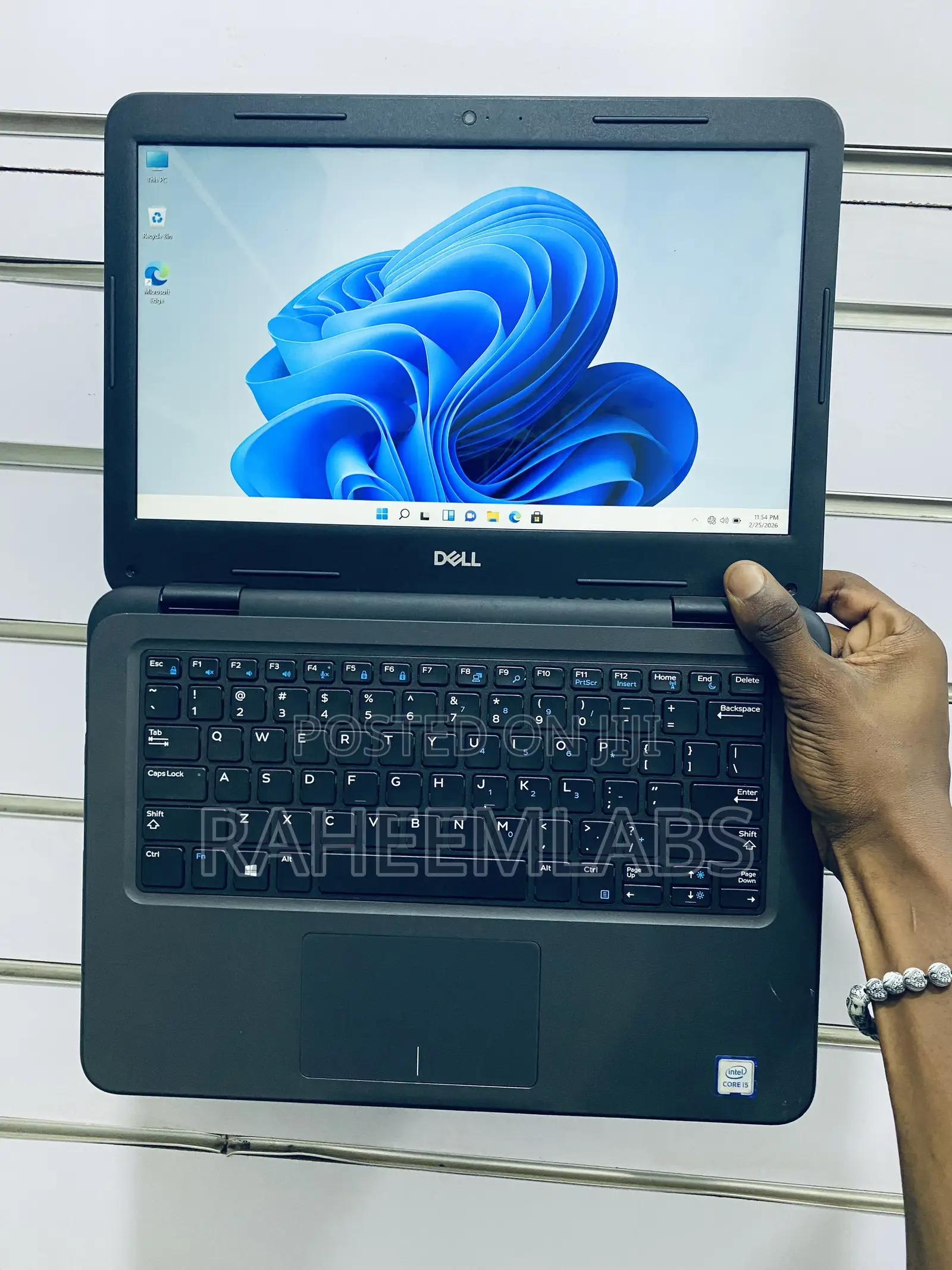 Laptop Dell Latitude 3301 4GB Intel Core i3 SSD 128GB