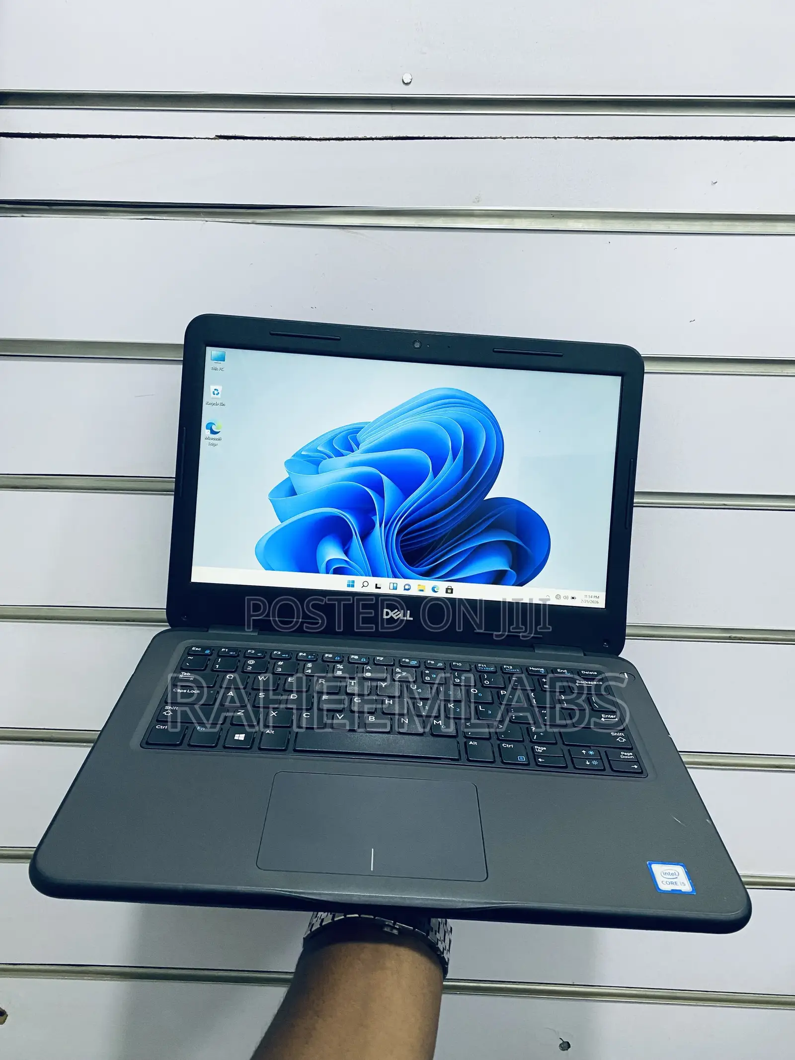 Laptop Dell Latitude 3301 4GB Intel Core i3 SSD 128GB