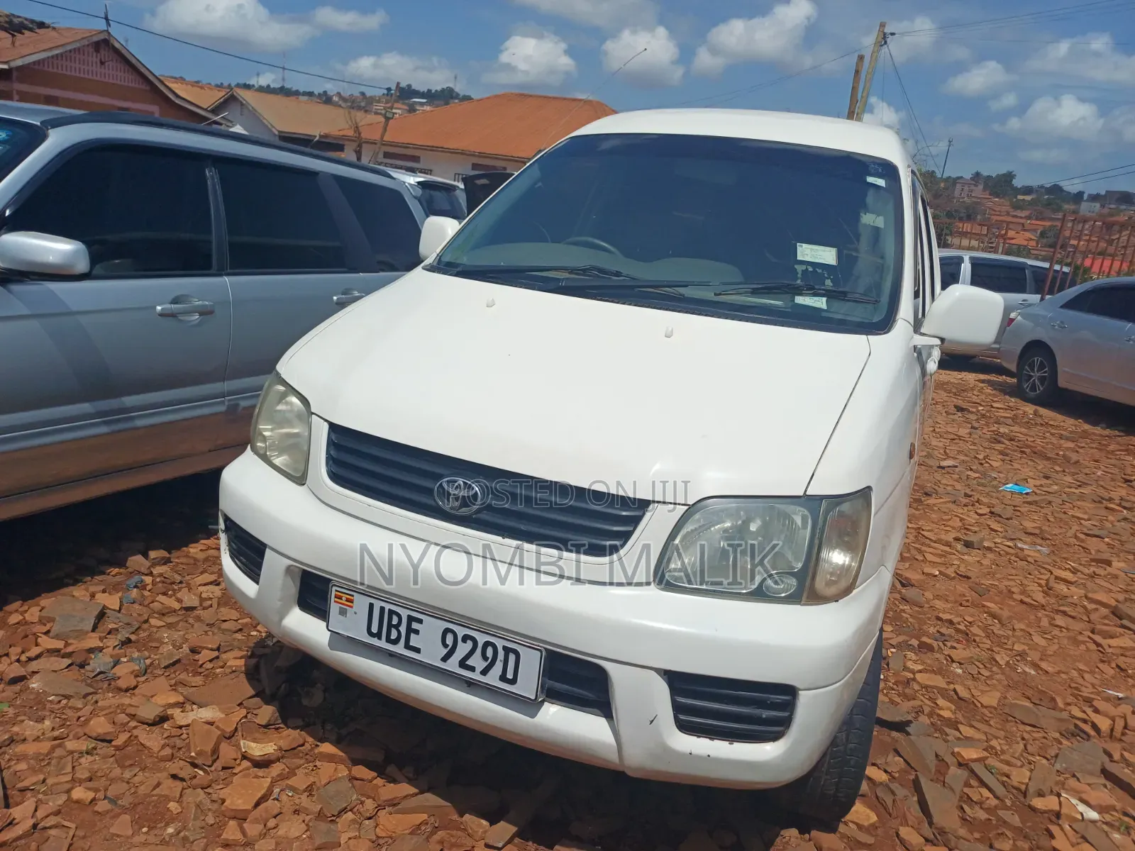 Toyota Noah 2.0 FWD (8 Seater) 2001 White
